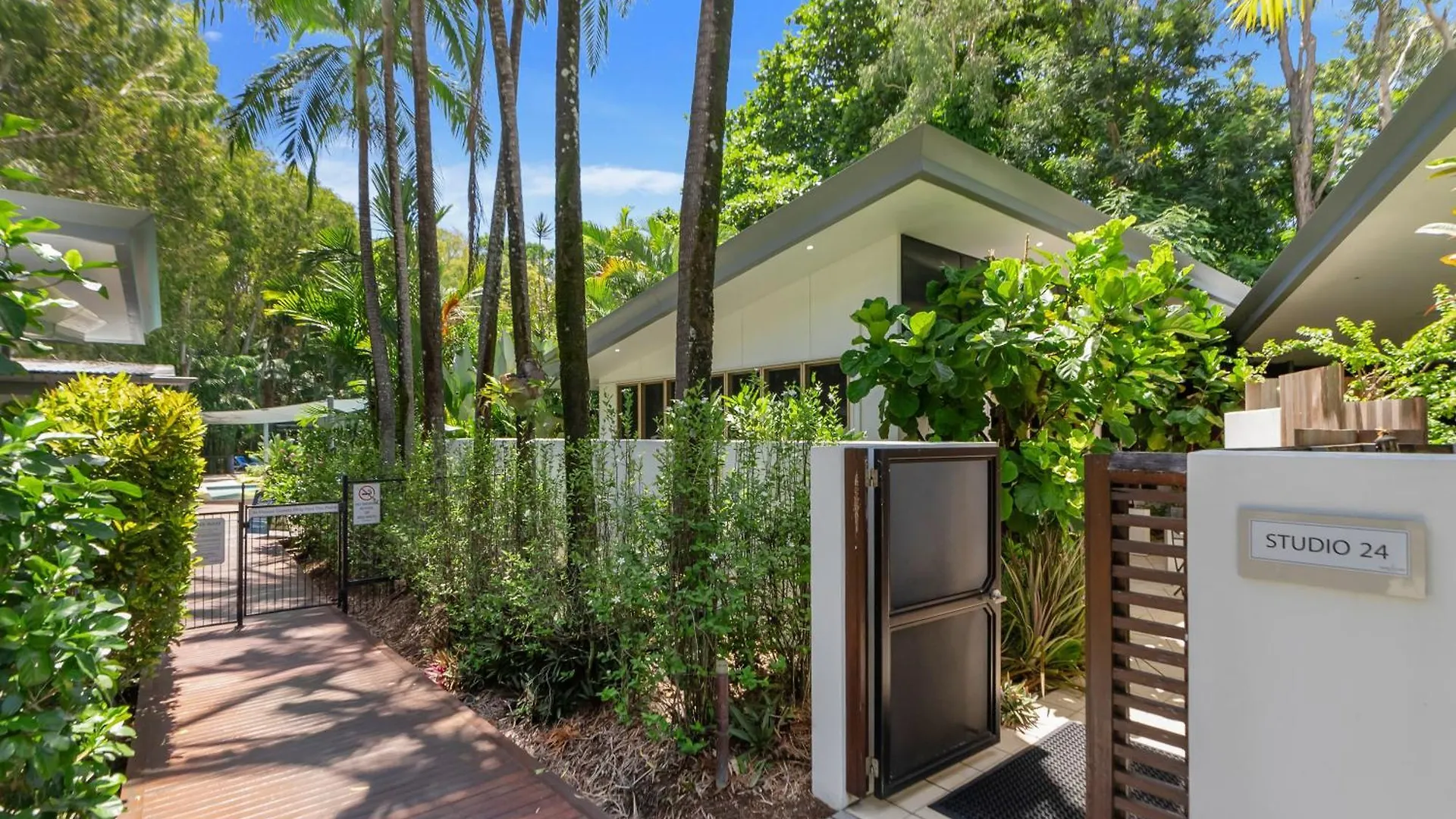 Sanctuary Palm Cove Aparthotel